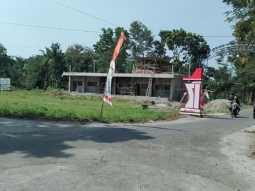 Tanah 100 Jutaan di Prambanan, Shmp