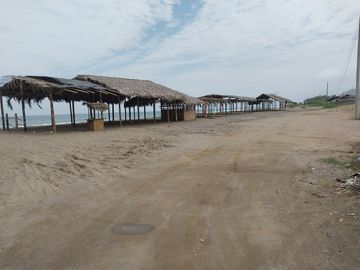 Puerto Cayo - Beach House: Se Vende Casa en Zona Rural y Cerca del Mar en Puerto Cayo
