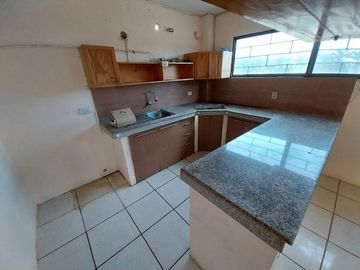 Puerto Cayo - Beach House: Se Vende Casa en Zona Rural y Cerca del Mar en Puerto Cayo