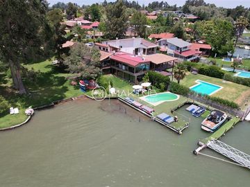 Venta Casa Orilla de Lago Rapel