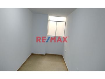 ALQUILER DE DEPARTAMENTO SEGUNDO PISO EN EXCELENTE ZONA DE LA URB. LAS BRISAS 
🏚Segundo Piso con excelentes acabados totalmente remodelado
Caracterí