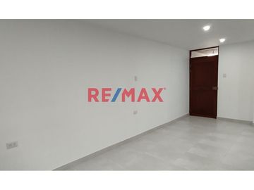 ALQUILER DE DEPARTAMENTO SEGUNDO PISO EN EXCELENTE ZONA DE LA URB. LAS BRISAS 
🏚Segundo Piso con excelentes acabados totalmente remodelado
Caracterí