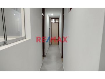 ALQUILER DE DEPARTAMENTO SEGUNDO PISO EN EXCELENTE ZONA DE LA URB. LAS BRISAS 
🏚Segundo Piso con excelentes acabados totalmente remodelado
Caracterí