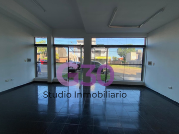 Alquiler Amplio Local en Av. Santa Catalina