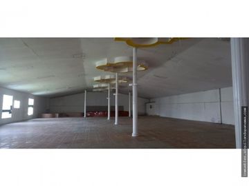 Alquiler y Venta de Galera en Rio Abajo 900 mts
