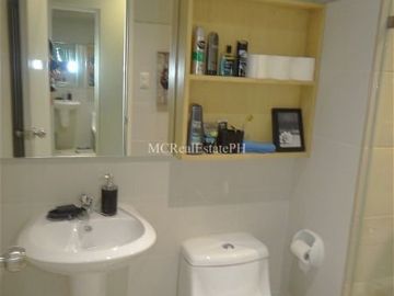 CLOVERLEAF by AVIDA TOWERS (located along A. Bonifacio Ave