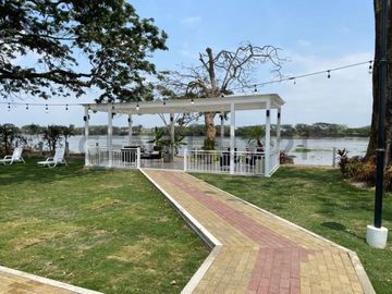 Venta Casa de Estreno en Urbanización Portón Del Rio IvoZ