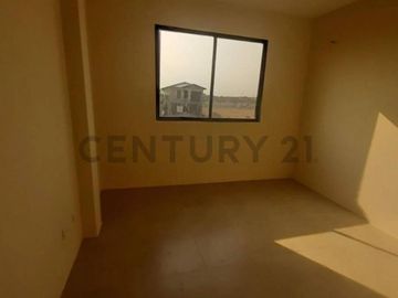 Venta Casa de Estreno en Urbanización Portón Del Rio IvoZ