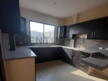 Venta Casa de Estreno en Urbanización Portón Del Rio IvoZ