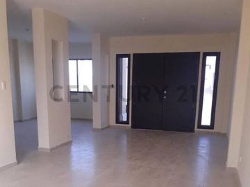 Venta Casa de Estreno en Urbanización Portón Del Rio IvoZ
