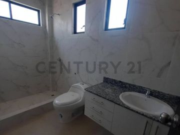 Venta Casa de Estreno en Urbanización Portón Del Rio IvoZ