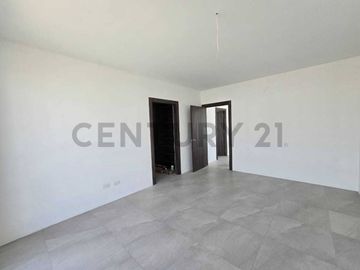 Venta Casa de Estreno en Urbanización Portón Del Rio IvoZ