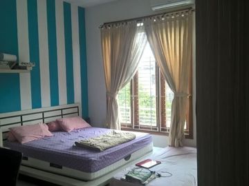 Rumah Dijual Nyaman dan Aman Dengan FullFunishd di Batununggal