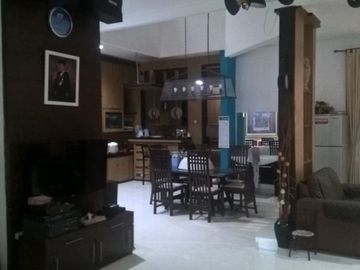 Rumah Dijual Nyaman dan Aman Dengan FullFunishd di Batununggal