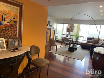 ACOGEDOR DEPARTAMENTO EN VENTA EN MIRAFLORES CON VISTA AL MAR