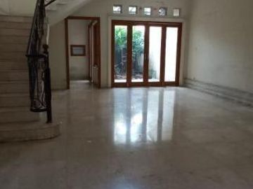 Disewakan Cocok untuk Kost Rumah Tinggal di Kebayoran Baru Jaksel