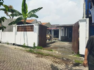 Rumah usaha Lokasi Kebonsari Jambangan 2.3 M Negoo