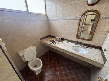 CASA EN RENTA AV. DAMIAN CARMONA PRIVADA