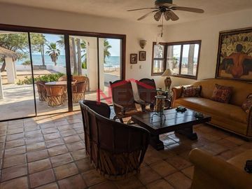 RESIDENCIA EN VENTA EN PLAYA LAS BOCAS. HUATABAMPO, SONORA.