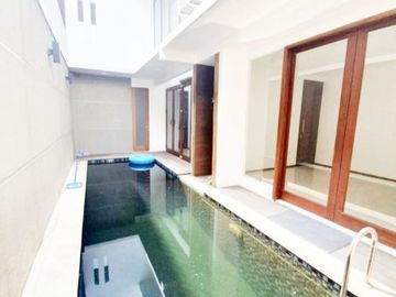 Rumah Ada Swimming Pool Lokasi Strategis di Maleo Bintaro 6569