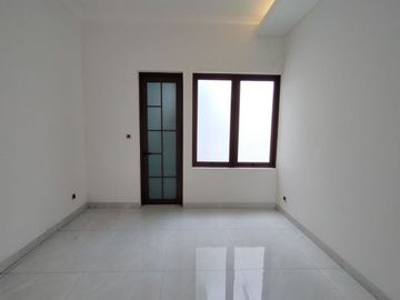 Town House di Pasar Minggu dg Privat Pool & Garden , Semi Furnished HSE-A0401