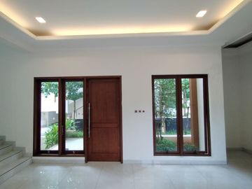 Town House di Pasar Minggu dg Privat Pool & Garden , Semi Furnished HSE-A0401