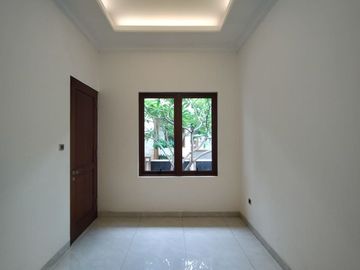 Town House di Pasar Minggu dg Privat Pool & Garden , Semi Furnished HSE-A0401