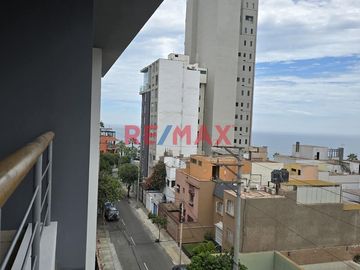 Venta De Departamento Dúplex 199.75 M2. Urb. Santa Cruz Miraflores