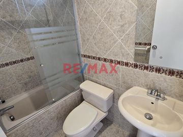 Venta De Departamento Dúplex 199.75 M2. Urb. Santa Cruz Miraflores