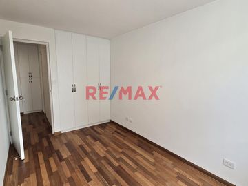 Venta De Departamento Dúplex 199.75 M2. Urb. Santa Cruz Miraflores
