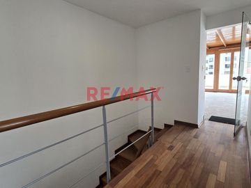 Venta De Departamento Dúplex 199.75 M2. Urb. Santa Cruz Miraflores