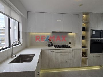 Venta De Departamento Dúplex 199.75 M2. Urb. Santa Cruz Miraflores