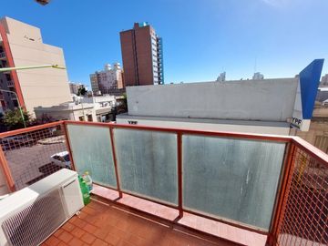 RETASADO Departamento 2 dormitorios c/balcon y terraza propia Opcional cochera