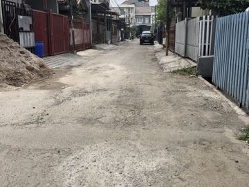 DISEWAKAN !! Rumah Standart Jalan 2 Mobil di Kelapa Cengkir , Bisa Nego