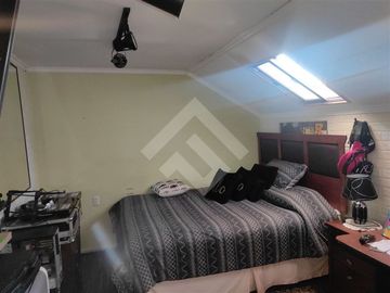 Casa en venta de 4 dorm. en Maipú