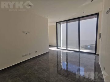 CASA EN VENTA EN FRACCIONAMIENTO PRIVADO AL SUR DE MONTERREY, EQUIPADA