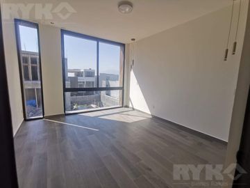 CASA EN VENTA EN FRACCIONAMIENTO PRIVADO AL SUR DE MONTERREY, EQUIPADA