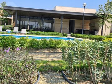 CASA EN VENTA EN FRACCIONAMIENTO PRIVADO AL SUR DE MONTERREY, EQUIPADA