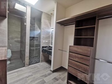 CASA EN VENTA EN FRACCIONAMIENTO PRIVADO AL SUR DE MONTERREY, EQUIPADA