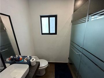 Casa en Venta en Cumbres Elite Premier semiamueblada con paneles