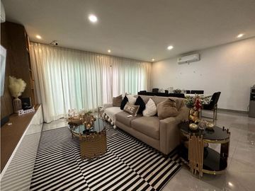 Casa en Venta en Cumbres Elite Premier semiamueblada con paneles
