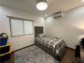 Casa en Venta en Cumbres Elite Premier semiamueblada con paneles