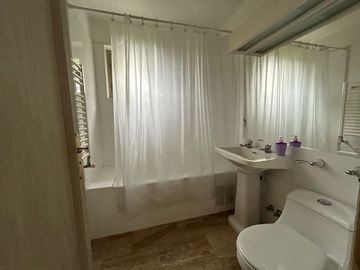Casa en Venta en Propiedad única en centro histórico de Los Vilos. 2 casas con acceso independiente. Bodegón Cultural de Los Vilos