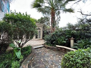 Casa en Venta en Propiedad única en centro histórico de Los Vilos. 2 casas con acceso independiente. Bodegón Cultural de Los Vilos