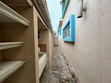 Casa en Venta en Propiedad única en centro histórico de Los Vilos. 2 casas con acceso independiente. Bodegón Cultural de Los Vilos