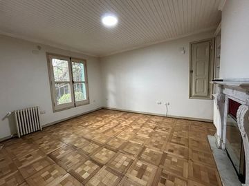 Casa en Venta en Propiedad única en centro histórico de Los Vilos. 2 casas con acceso independiente. Bodegón Cultural de Los Vilos