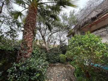 Casa en Venta en Propiedad única en centro histórico de Los Vilos. 2 casas con acceso independiente. Bodegón Cultural de Los Vilos