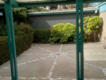 Casa en Venta en Propiedad única en centro histórico de Los Vilos. 2 casas con acceso independiente. Bodegón Cultural de Los Vilos