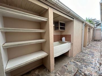 Casa en Venta en Propiedad única en centro histórico de Los Vilos. 2 casas con acceso independiente. Bodegón Cultural de Los Vilos