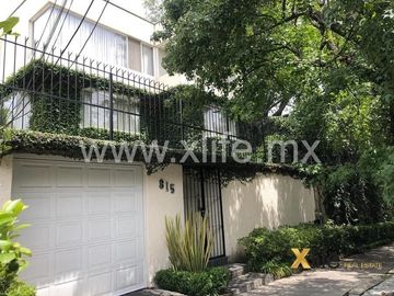 VENTA  CASA TIPO TOWN HOUSE, LOMAS DE CHAPULTEPEC